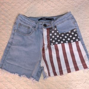 Harper Light wash American Flag Denim Shorts Size 27 (Small)